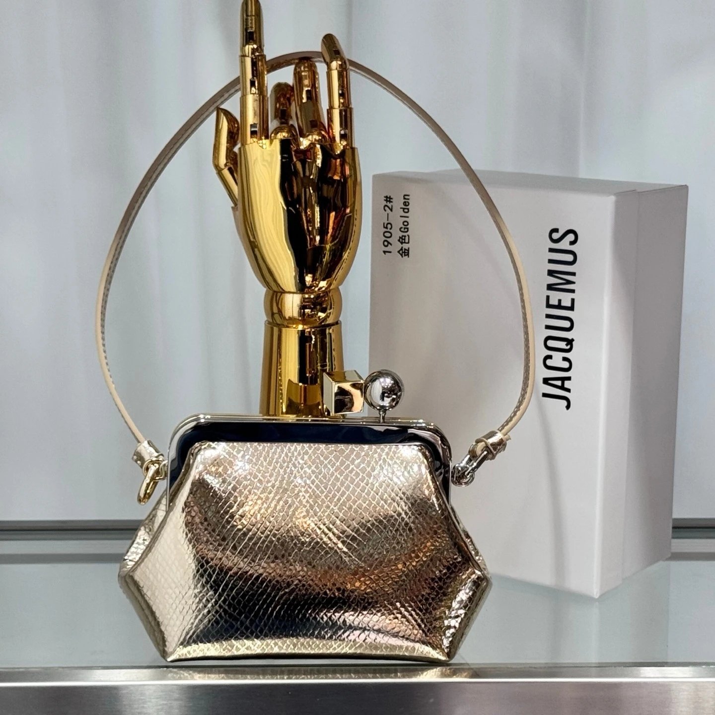 Jacquemus Crossbody Bags Mini frame bag with sculptural hand clasp image 2
