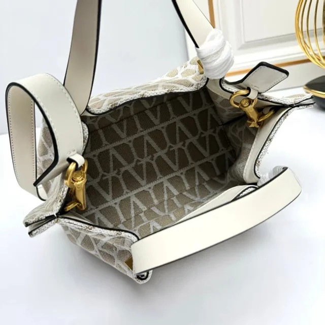 Valentino Garavani Handbags VLogo Signature Toile Iconographe Tote Bag product detail image 8