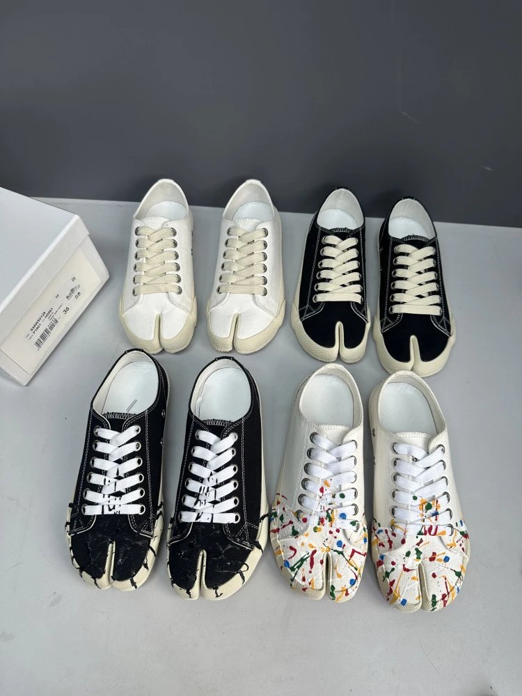 Maison Margiela Tabi Canvas Sneakers Black/Off-White - 25