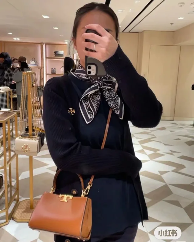 Tory Burch Crossbody Bags Mini top-handle bag with Double T hardware product detail image 7