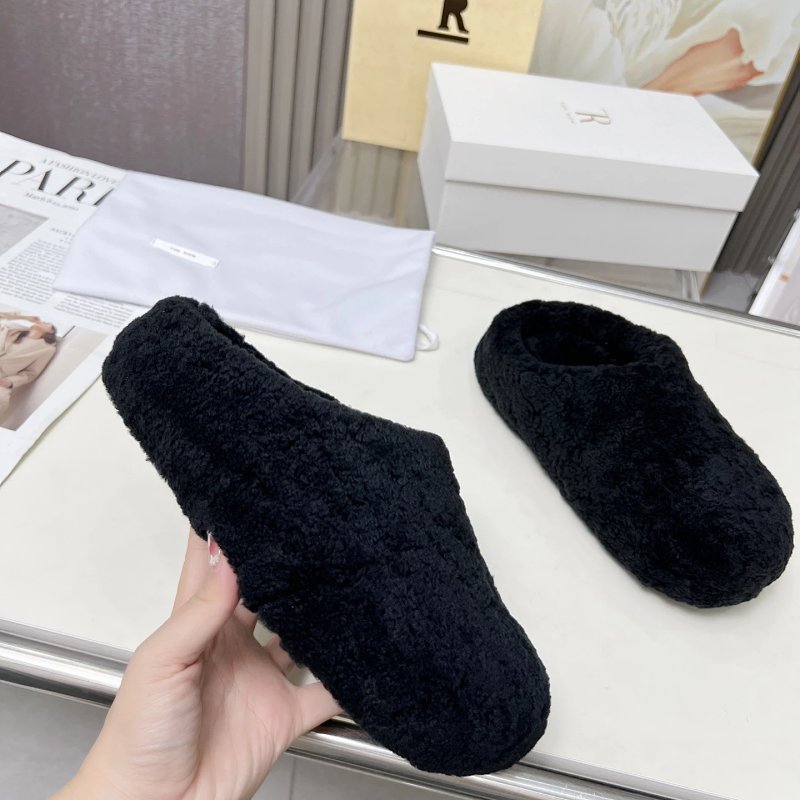 R 1970s Shearling Slippers Black Slippers