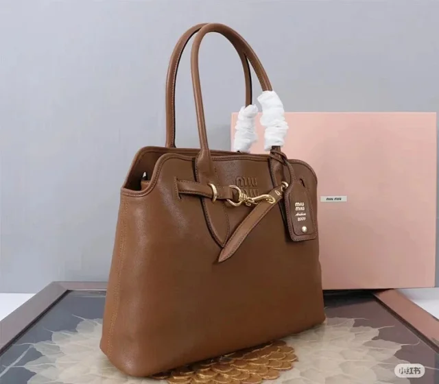 Miu Handbags Buckle-Detail Tote Bag product detail image 10