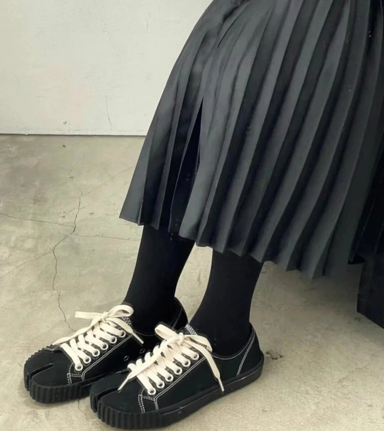 Maison Margiela Tabi Canvas Sneakers Black/Off-White - 12