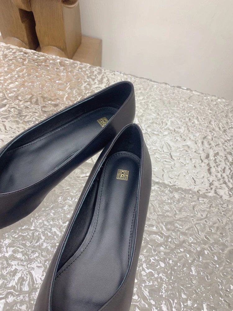 Saint Tears Pointed-Toe Flat Black Leather Shoes - 8