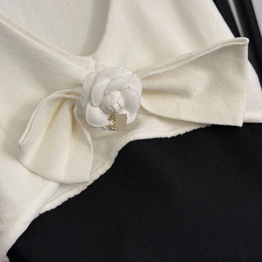 Chanel Camellia Knit Vest-Top Black and White - 9