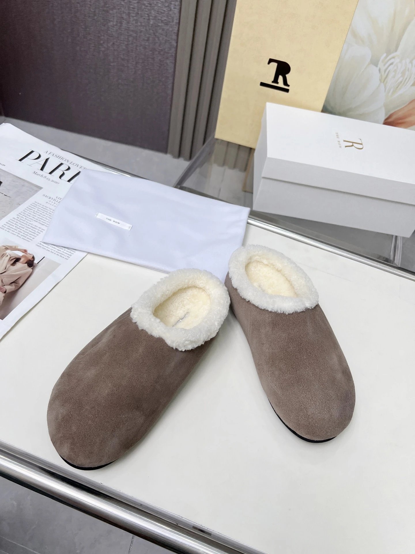 R 1970s Shearling Slippers Beige Slippers - 43
