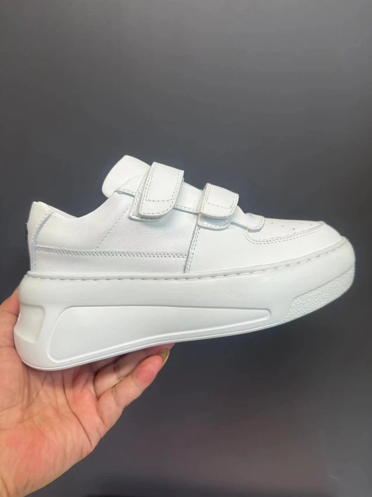 Maison Margiela Tabi-Style Velcro Sneakers White Chunky Sneakers - 16