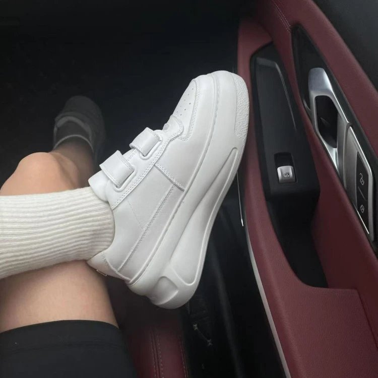 Maison Margiela Tabi-Style Velcro Sneakers White Chunky Sneakers - 7