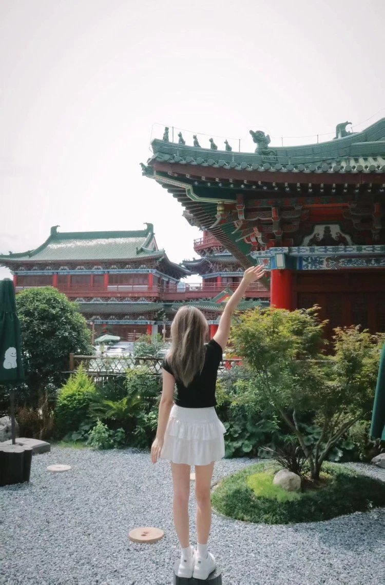 Maison Margiela Tabi-Style Velcro Sneakers White Chunky Sneakers - 4