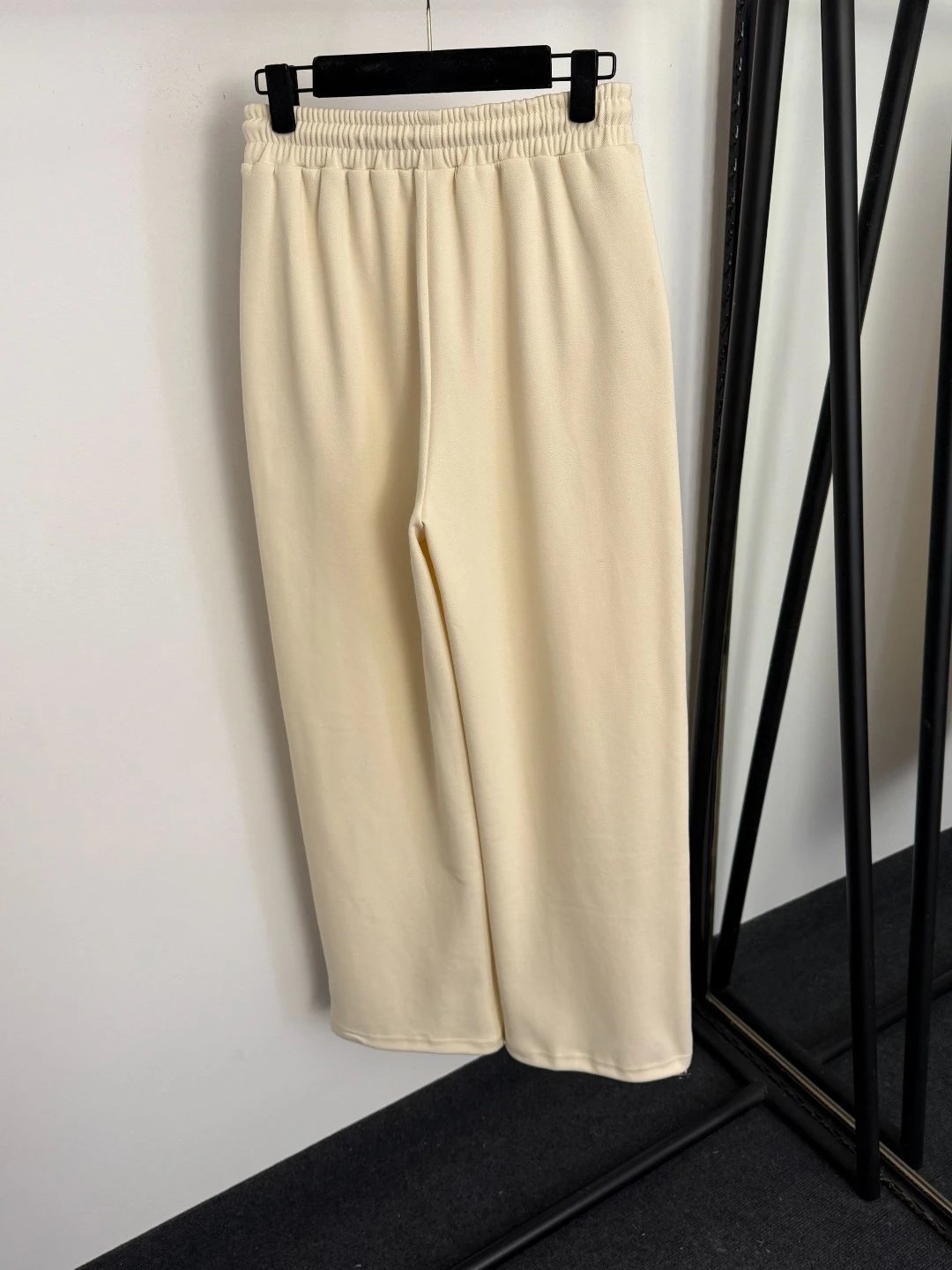 L...E Toggle Closure Knit Set Beige Casual-Set - 11