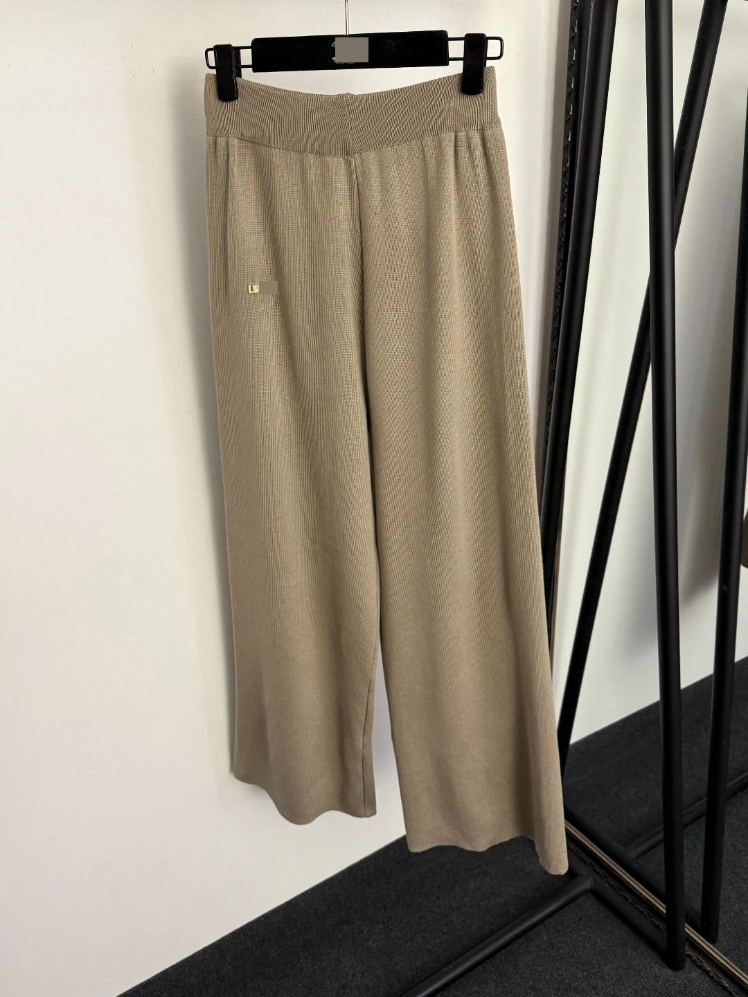 Beige Ribbed Knit Three-Piece Set: Turtleneck Vest, Open-Front Cardigan, Wide-Leg Pants - 9