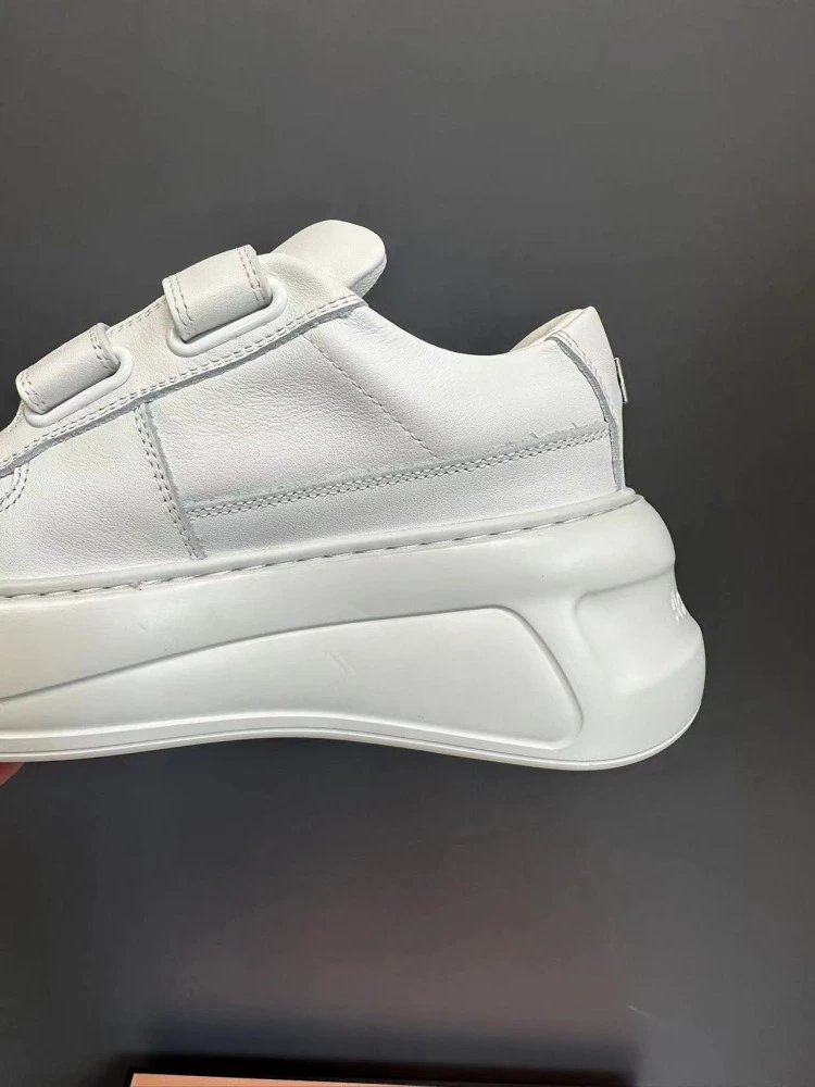 Maison Margiela Tabi-Style Velcro Sneakers White Chunky Sneakers - 17
