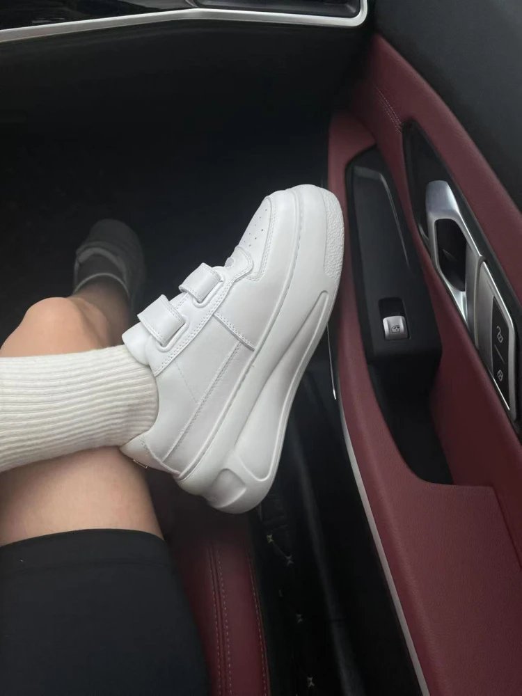 Maison Margiela Tabi-Style Velcro Sneakers White Chunky Sneakers - 5