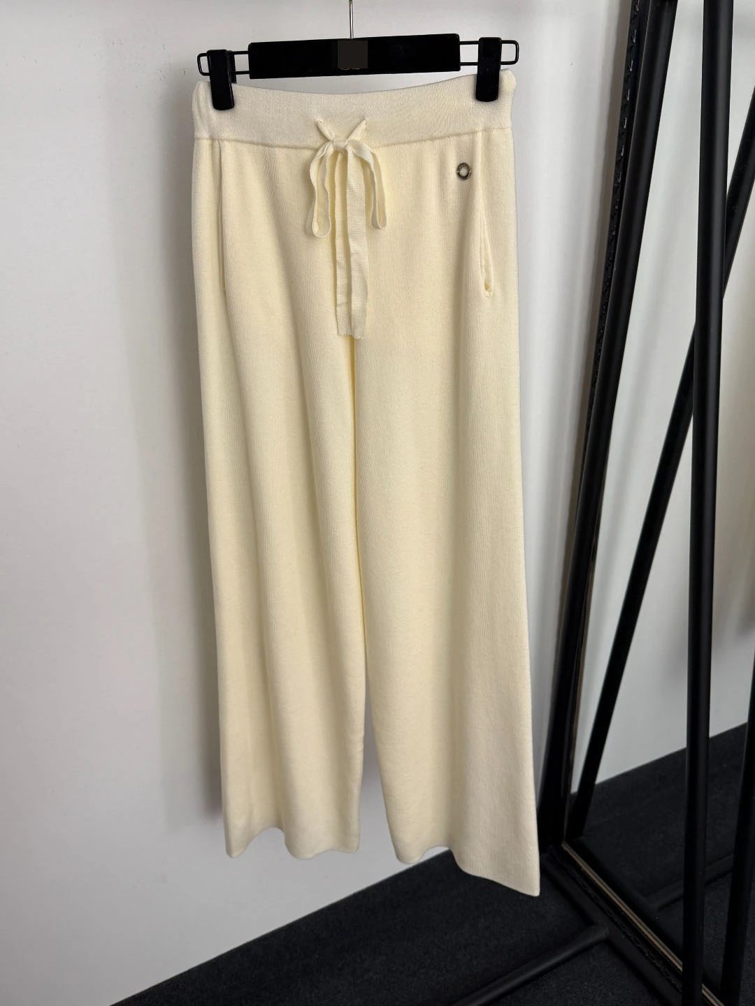 Design Ribbed Mock Neck Cropped Sweater and Wide-Leg Drawstring Pants Set Black - 13