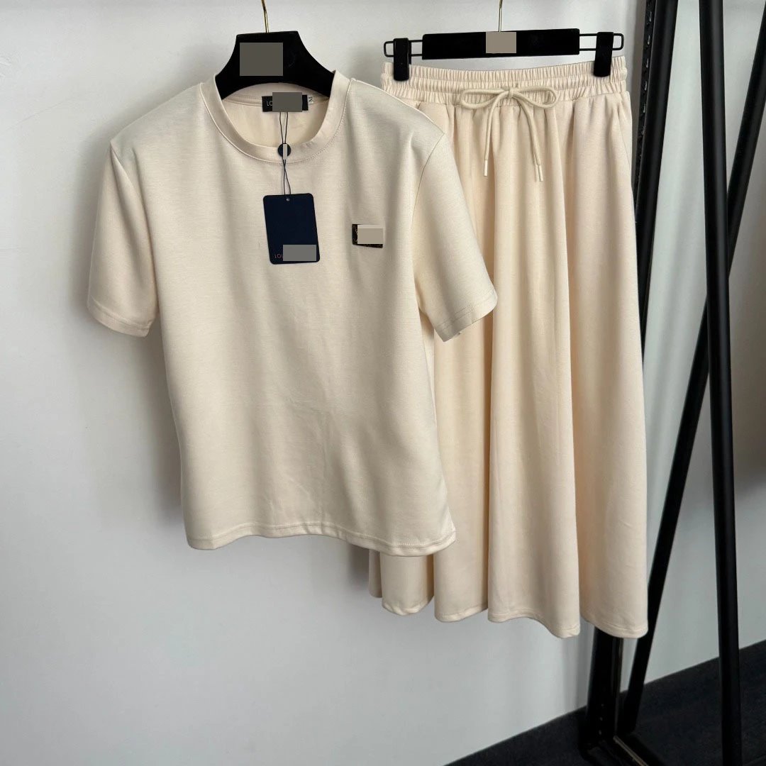 Design Minimalist Beige T-Shirt and Drawstring Sweatpants Set - 6