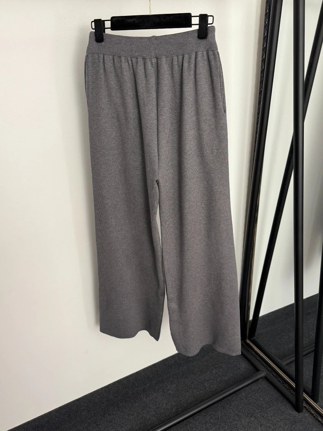 Design Knit Zip-Up Cardigan and Wide-Leg Sweatpants Set Black - 10