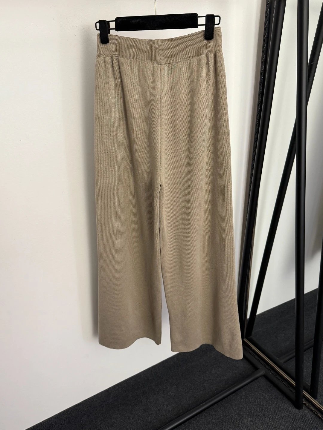 Beige Ribbed Knit Three-Piece Set: Turtleneck Vest, Open-Front Cardigan, Wide-Leg Pants - 10
