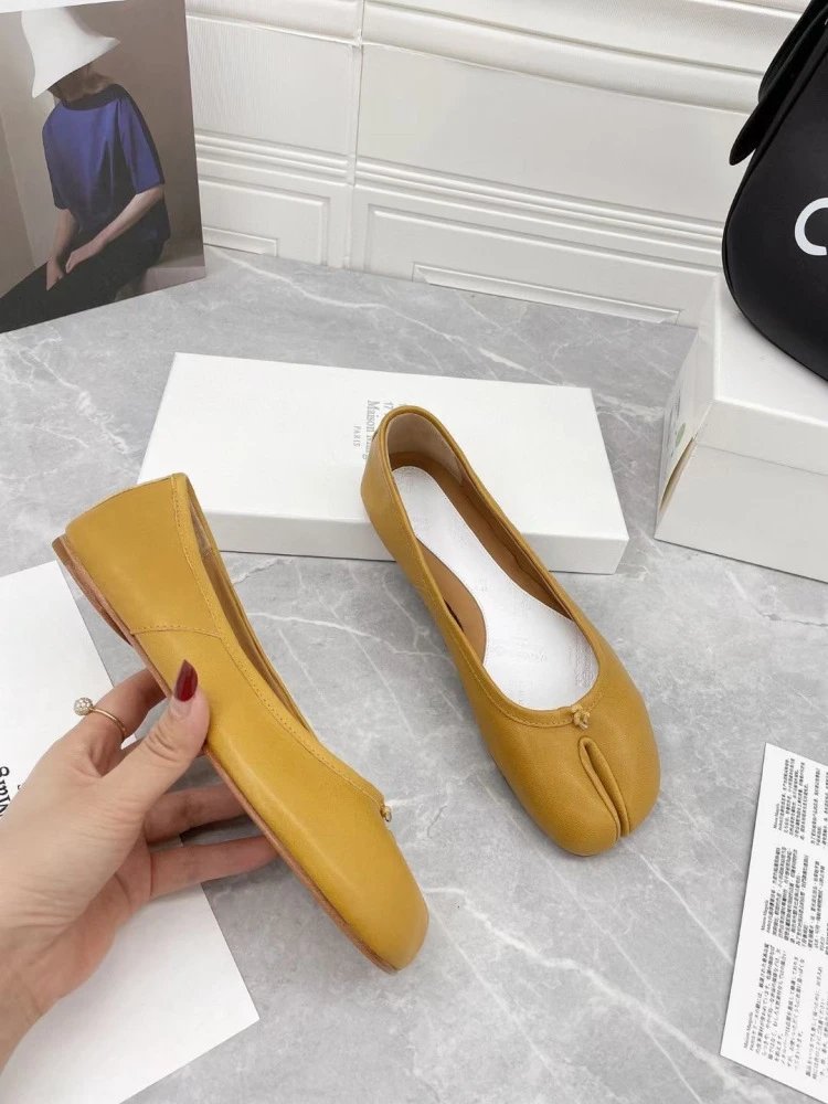 Maison Margiela Tabi Flat Brown Leather Shoes - 22