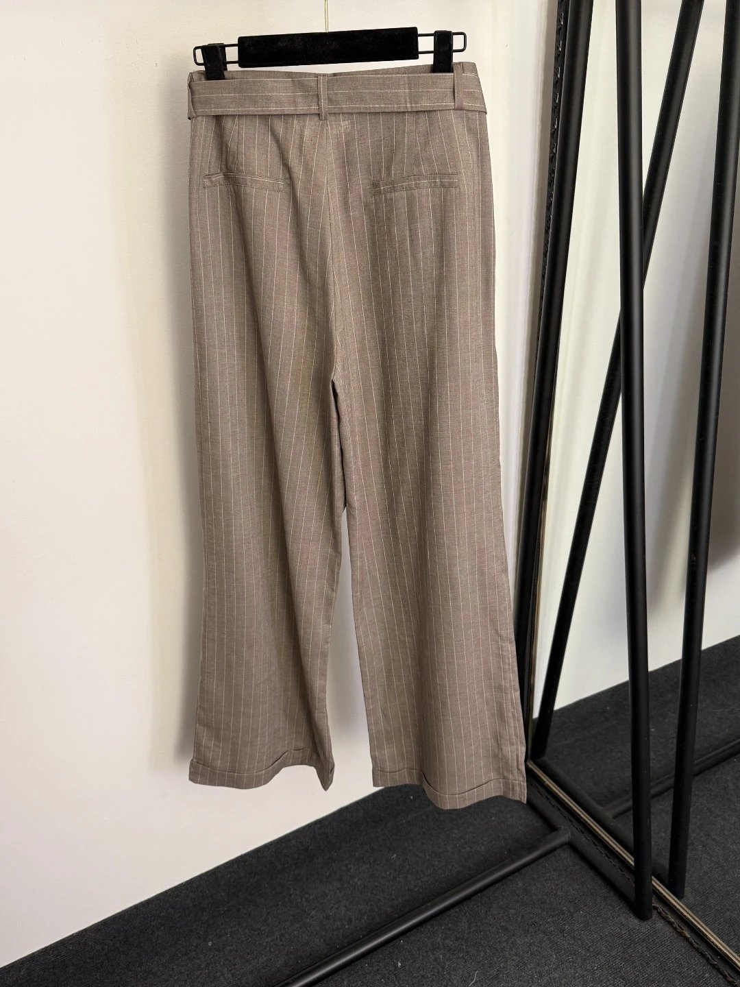 Off-White Sequin Collar Pinstripe Shirt and Trousers Set Gray - 9