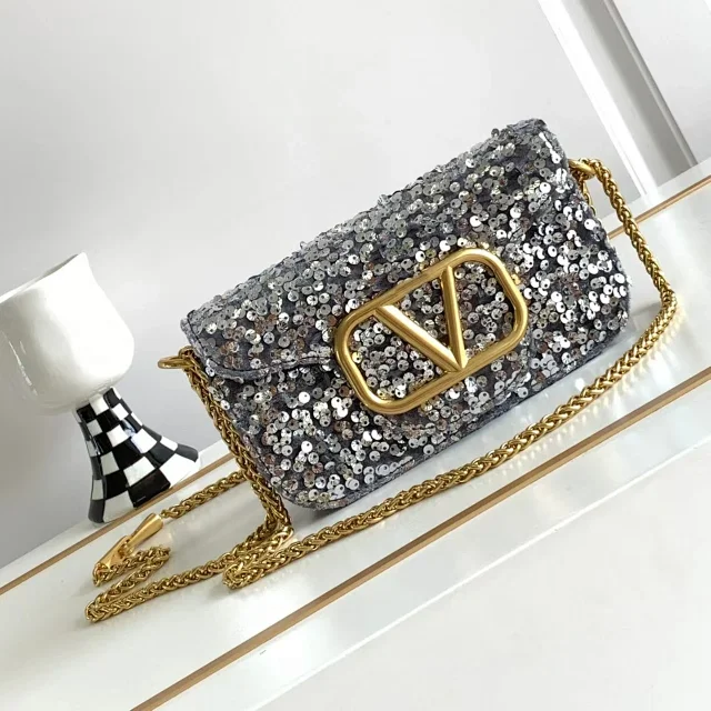 Unbranded Crossbody Bags Sequin Flap Bag with V-Shaped Metal Clasp product detail image 3