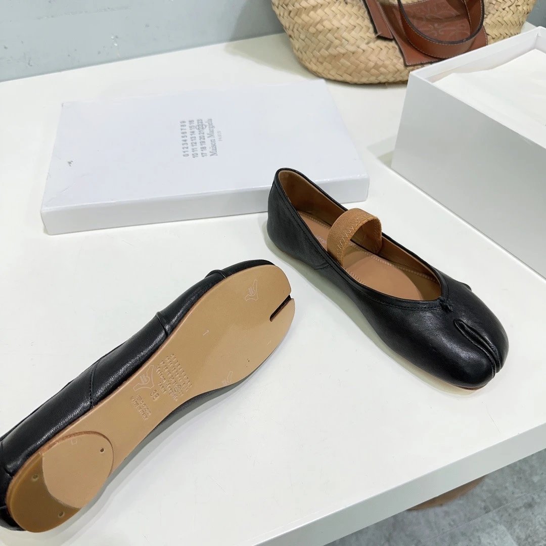 Maison Margiela Tabi Mary Jane Black Leather Shoes - 8