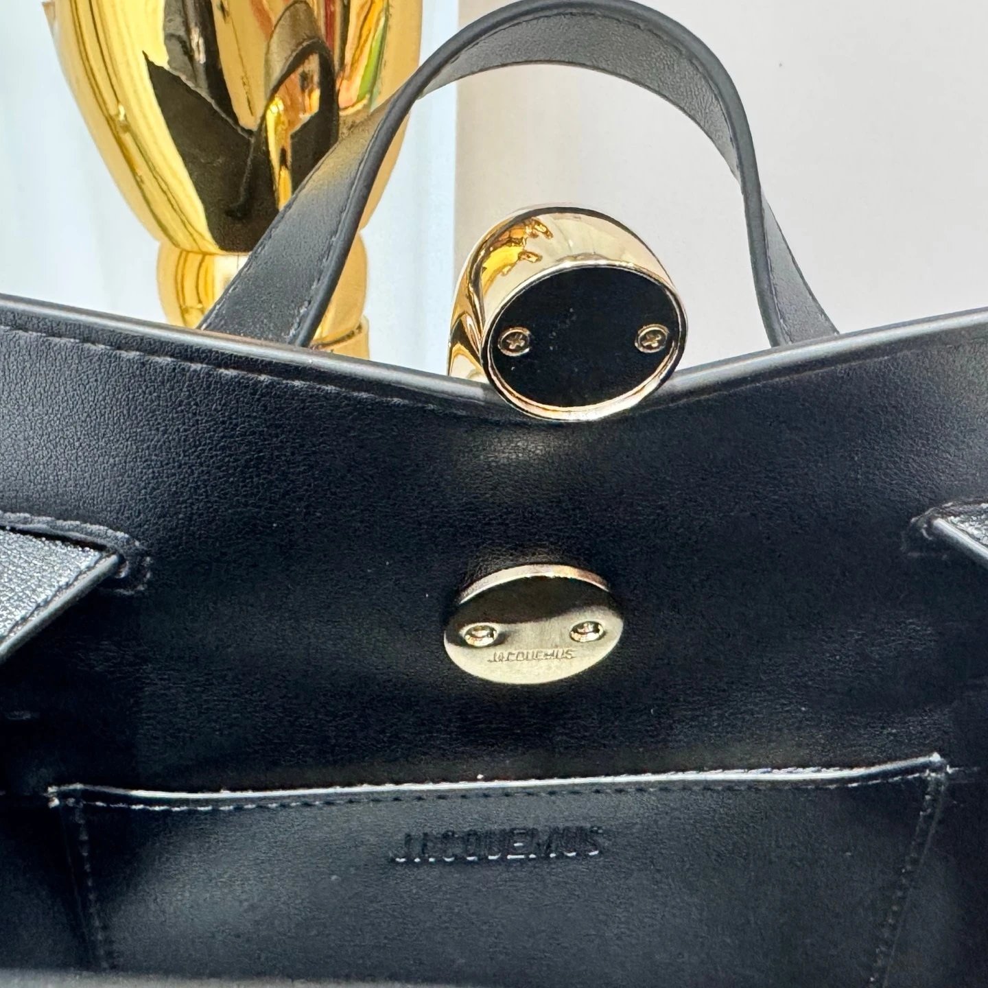 Jacquemus Le Chiquito in Burgundy Leather Handbags - 10