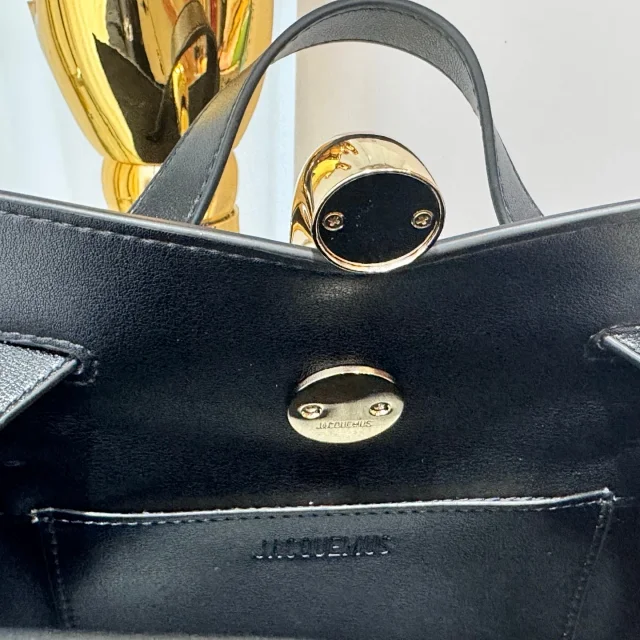 Jacquemus Handbags Le Grand Bambino product detail image 9