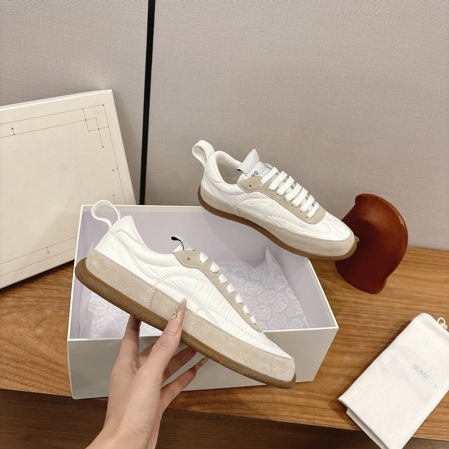 MMY Quilted Low-Top Sneakers White Beige Sneakers - 4