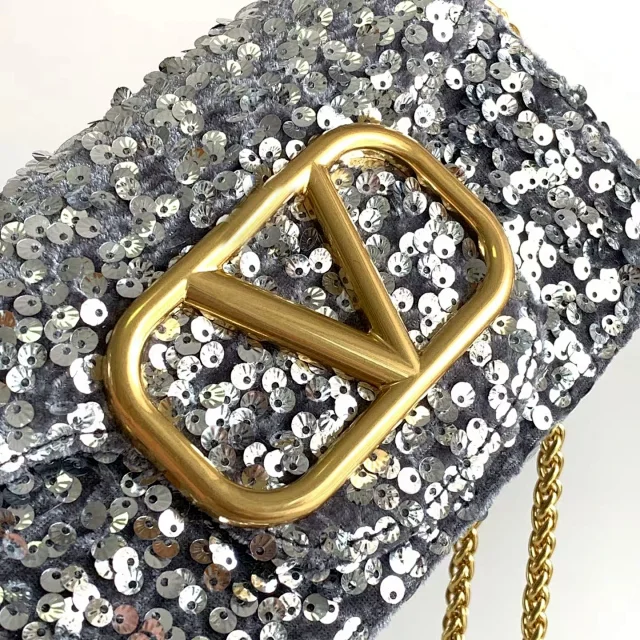 Unbranded Crossbody Bags Sequin Flap Bag with V-Shaped Metal Clasp product detail image 7