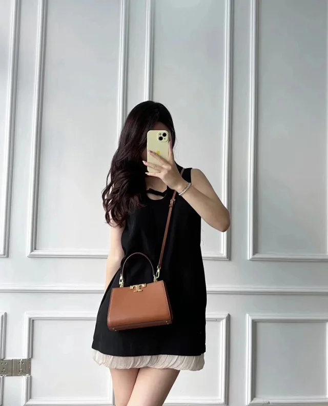 Tory Burch Crossbody Bags Mini top-handle bag with Double T hardware product detail image 6