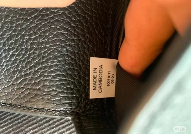 Tory Burch Crossbody Bags Pebbled Flap Top-Handle Bag product detail image 16