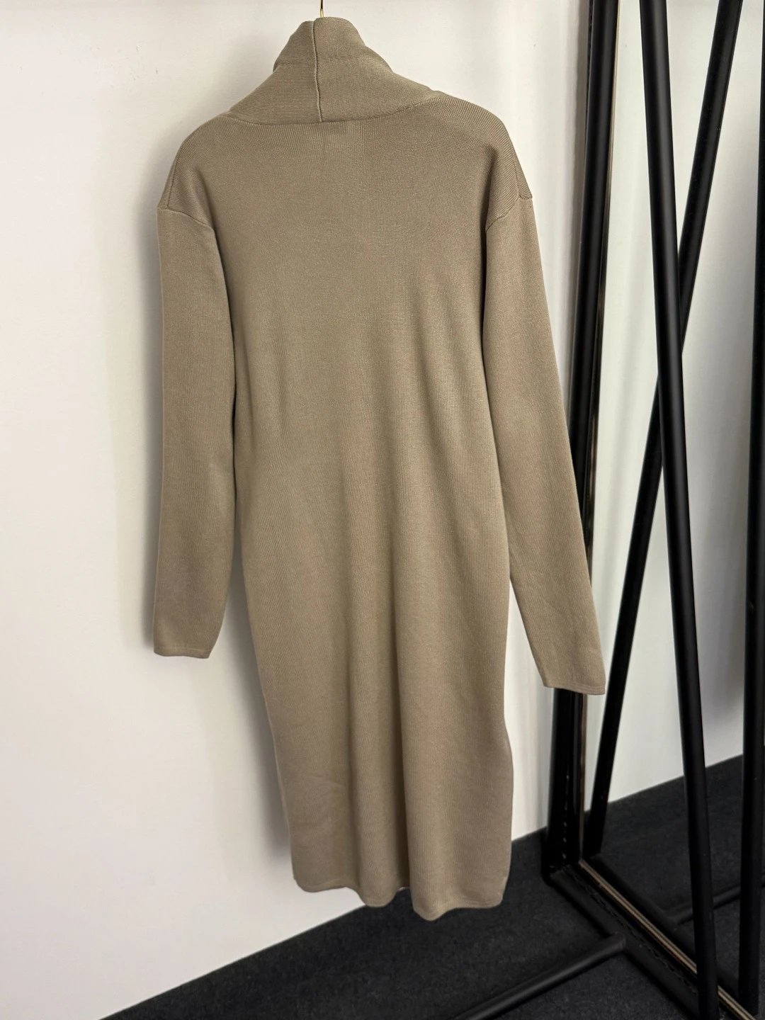 Beige Ribbed Knit Three-Piece Set: Turtleneck Vest, Open-Front Cardigan, Wide-Leg Pants - 6