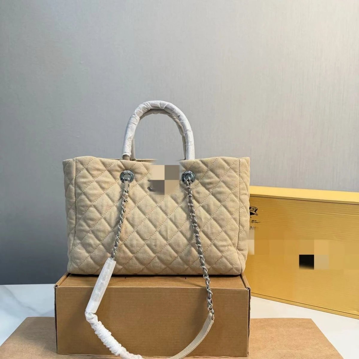 Unbranded Handbags Z709 Quilted Chain-Strap Tote image 1