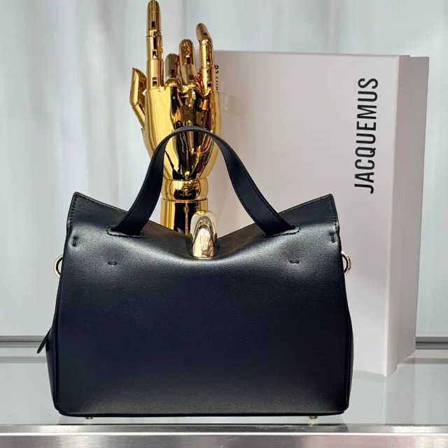 Jacquemus Handbags Le Grand Bambino product detail image 5