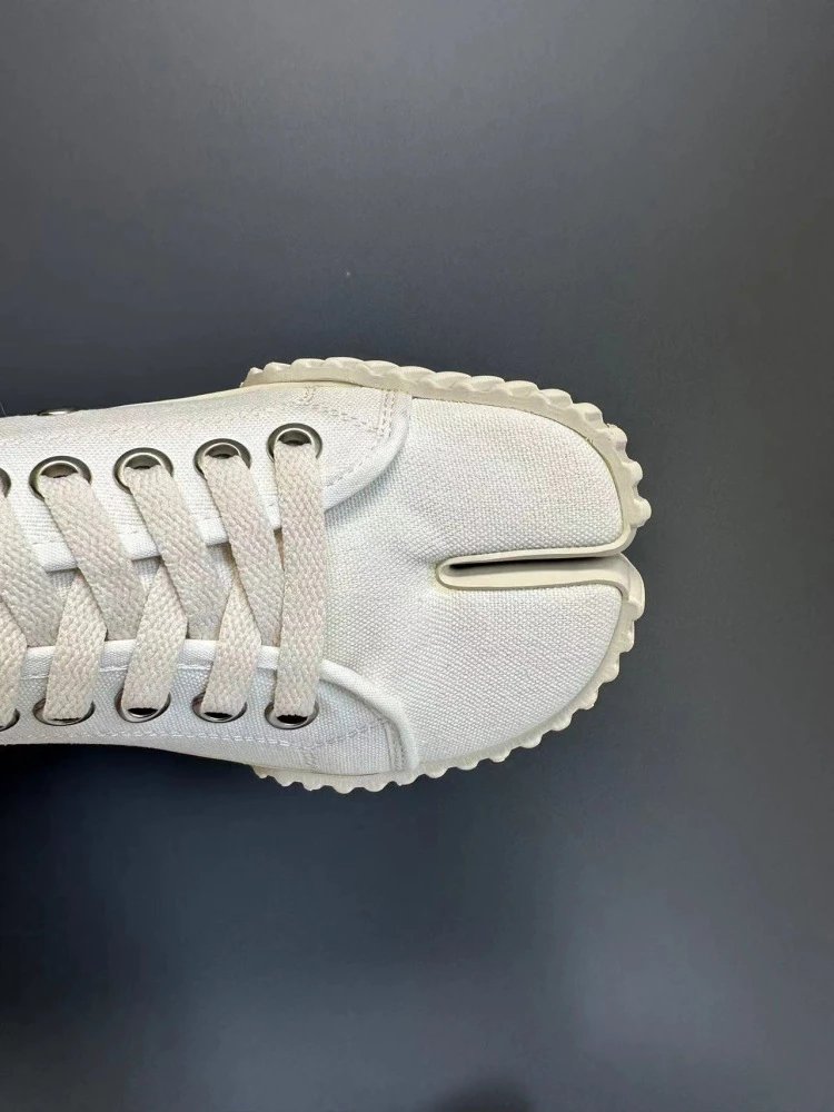 Maison Margiela Tabi Canvas Sneakers Black/Off-White - 24
