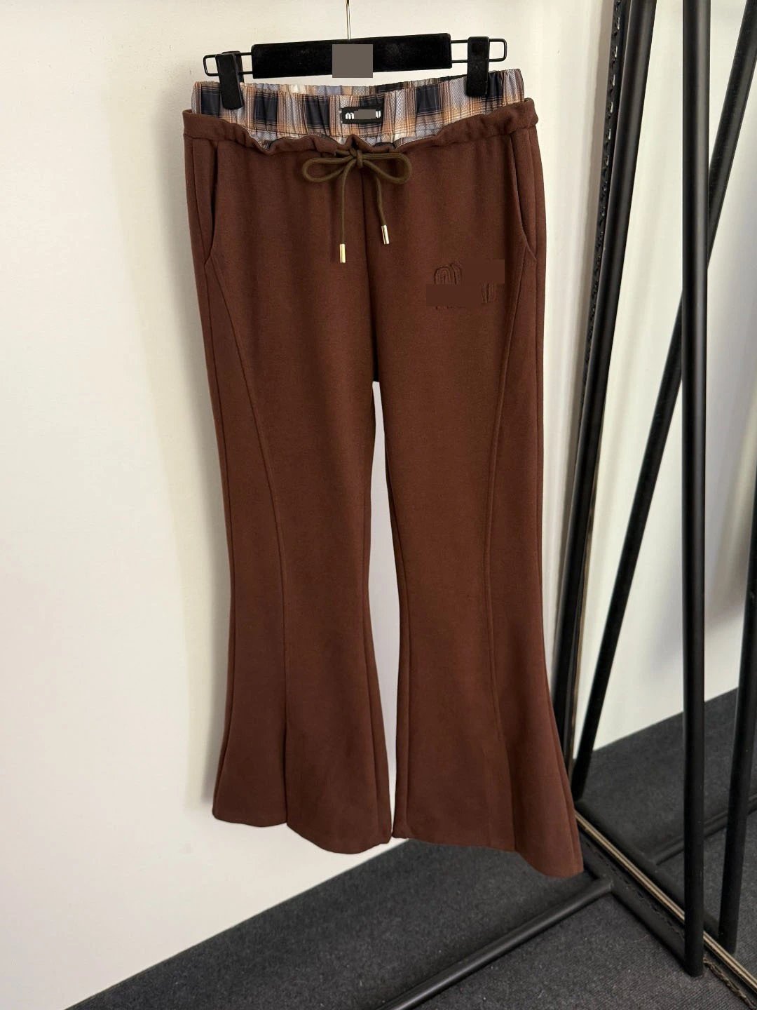 MMY Logo Embroidered Cropped Hoodie and Flared Sweatpants Set Black - 9
