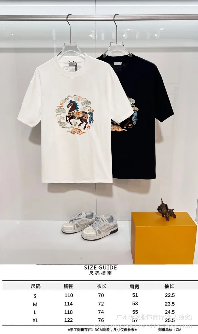 Dior T-Shirts Horse Embroidery product detail image 1