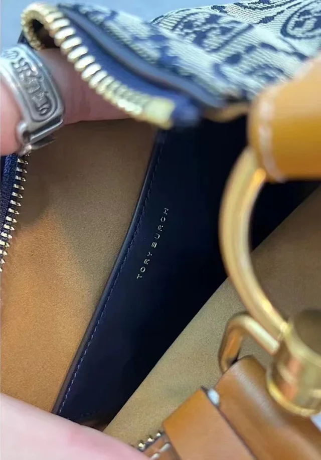Tory Burch Shoulder Bags T Monogram Small Crescent Bag product detail image 18