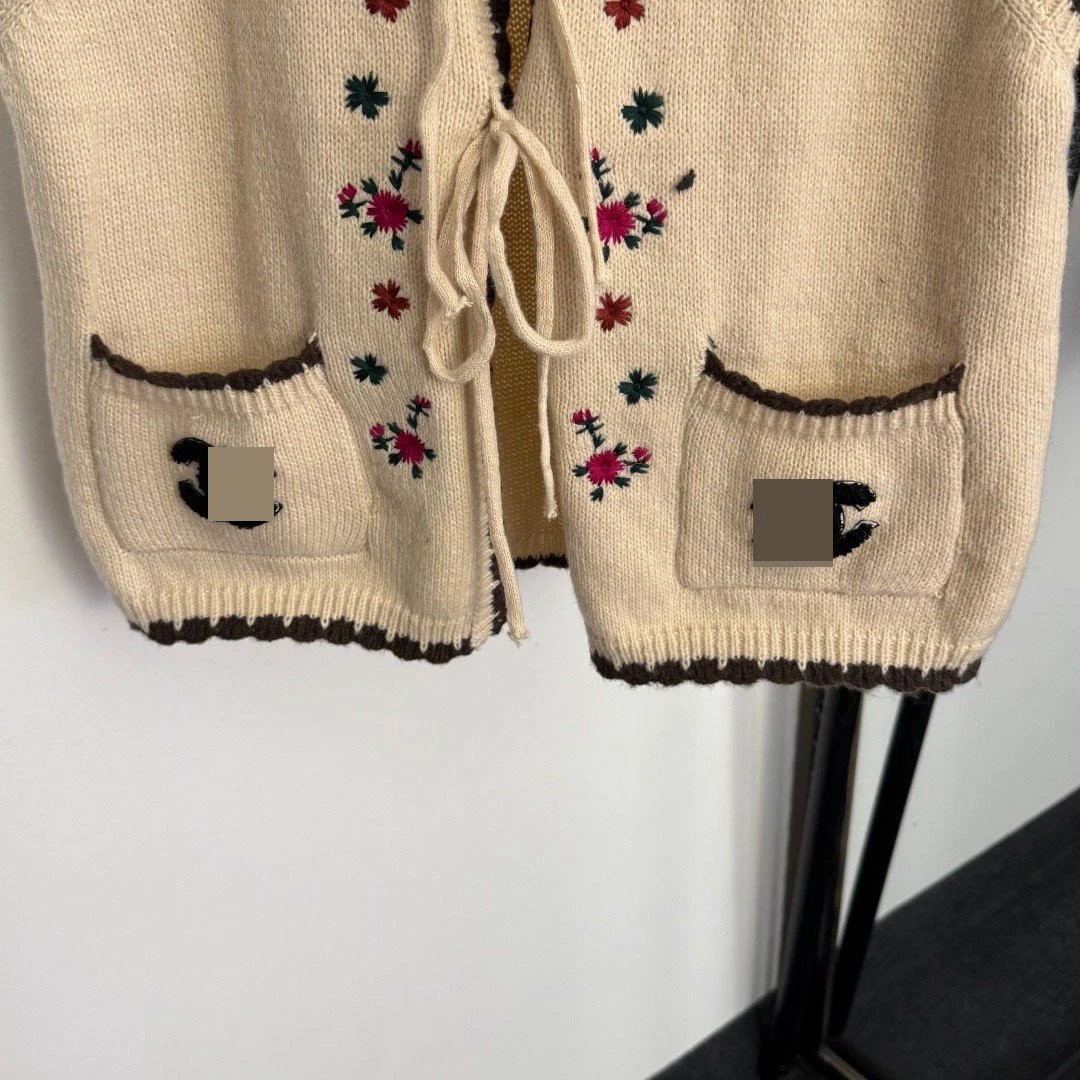 Chanel Embroidered Floral Knit Vest Beige - 7