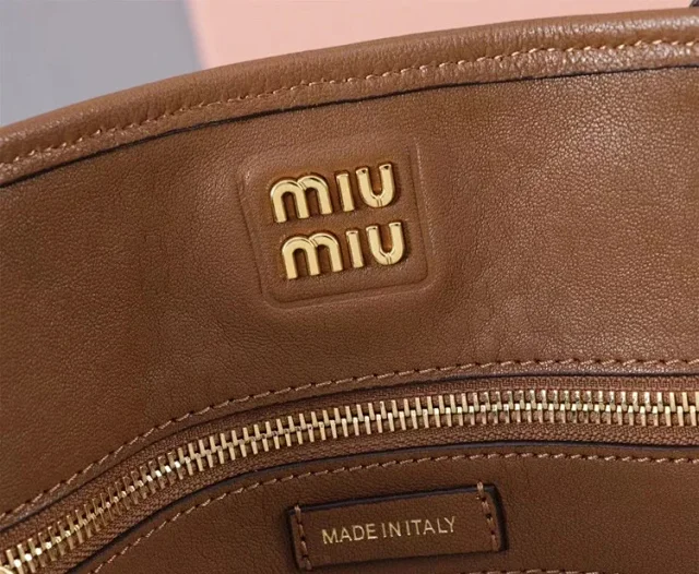 Miu Handbags Buckle-Detail Tote Bag product detail image 16