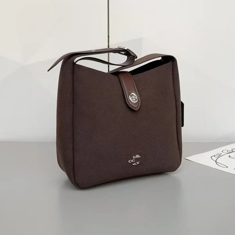 Coach Shoulder Bags Hadley Hobo image 4