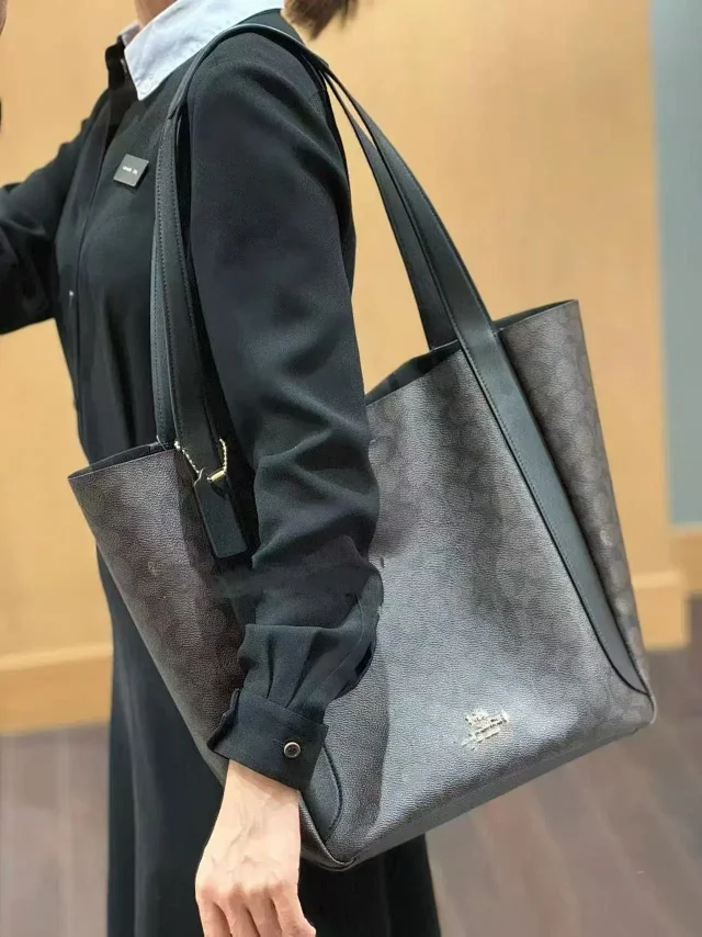 Coach Handbags Hadley Tote product detail image 2