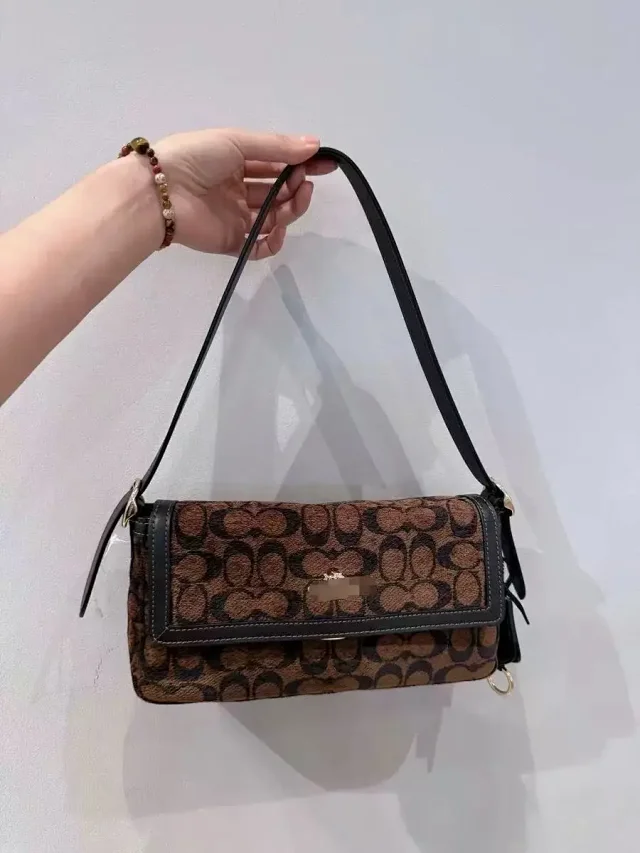 Coach Etta Flap Shoulder Bag product detail image 2