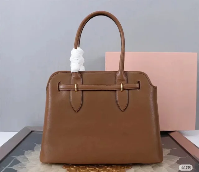 Miu Handbags Buckle-Detail Tote Bag product detail image 11