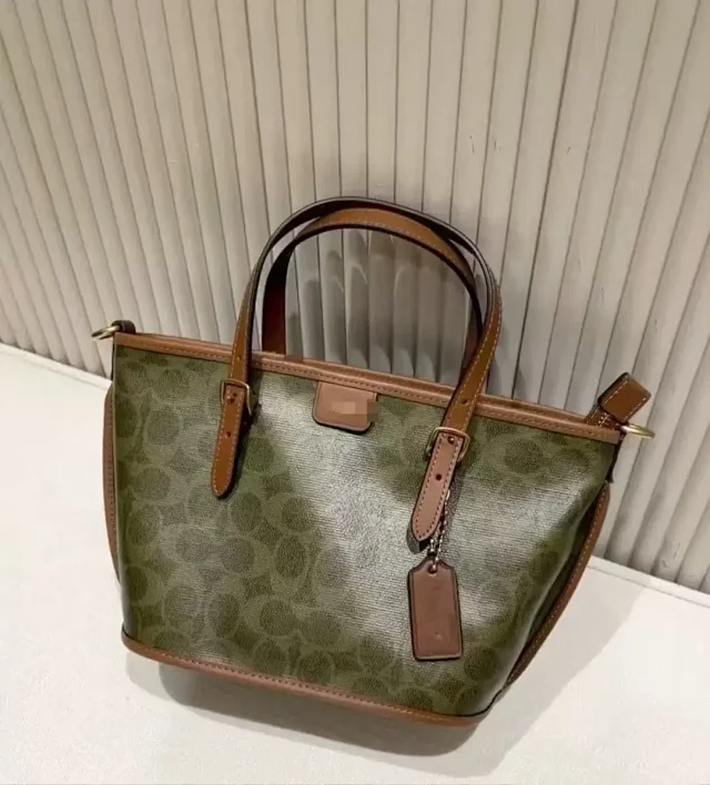 Coach Handbags Taxi Tote 21 product detail image 1