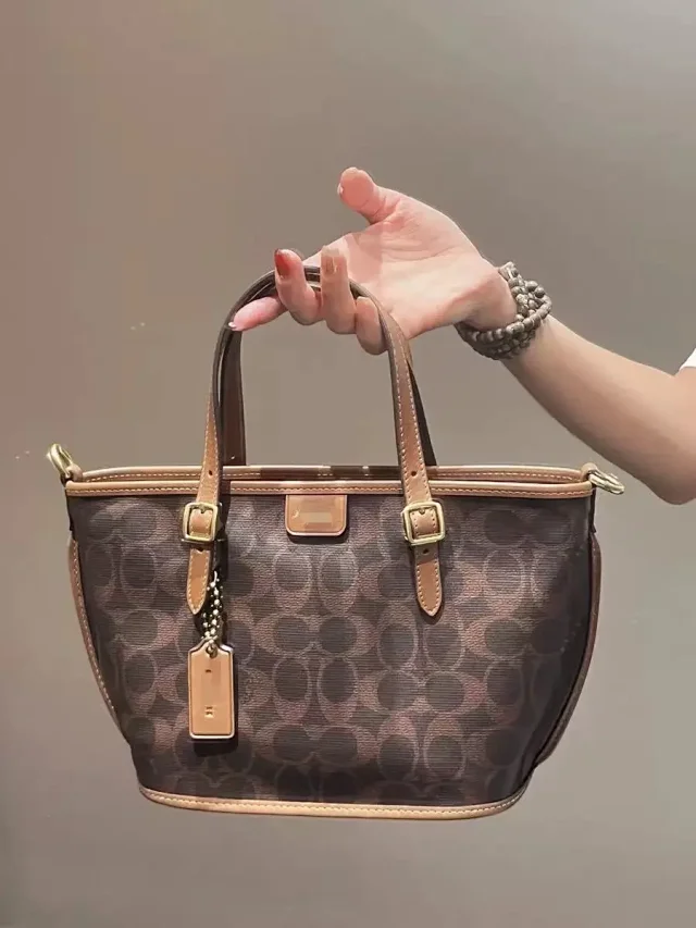 Coach Handbags Taxi Tote 21 product detail image 3