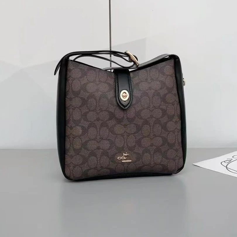 Coach Shoulder Bags Hadley Hobo image 3