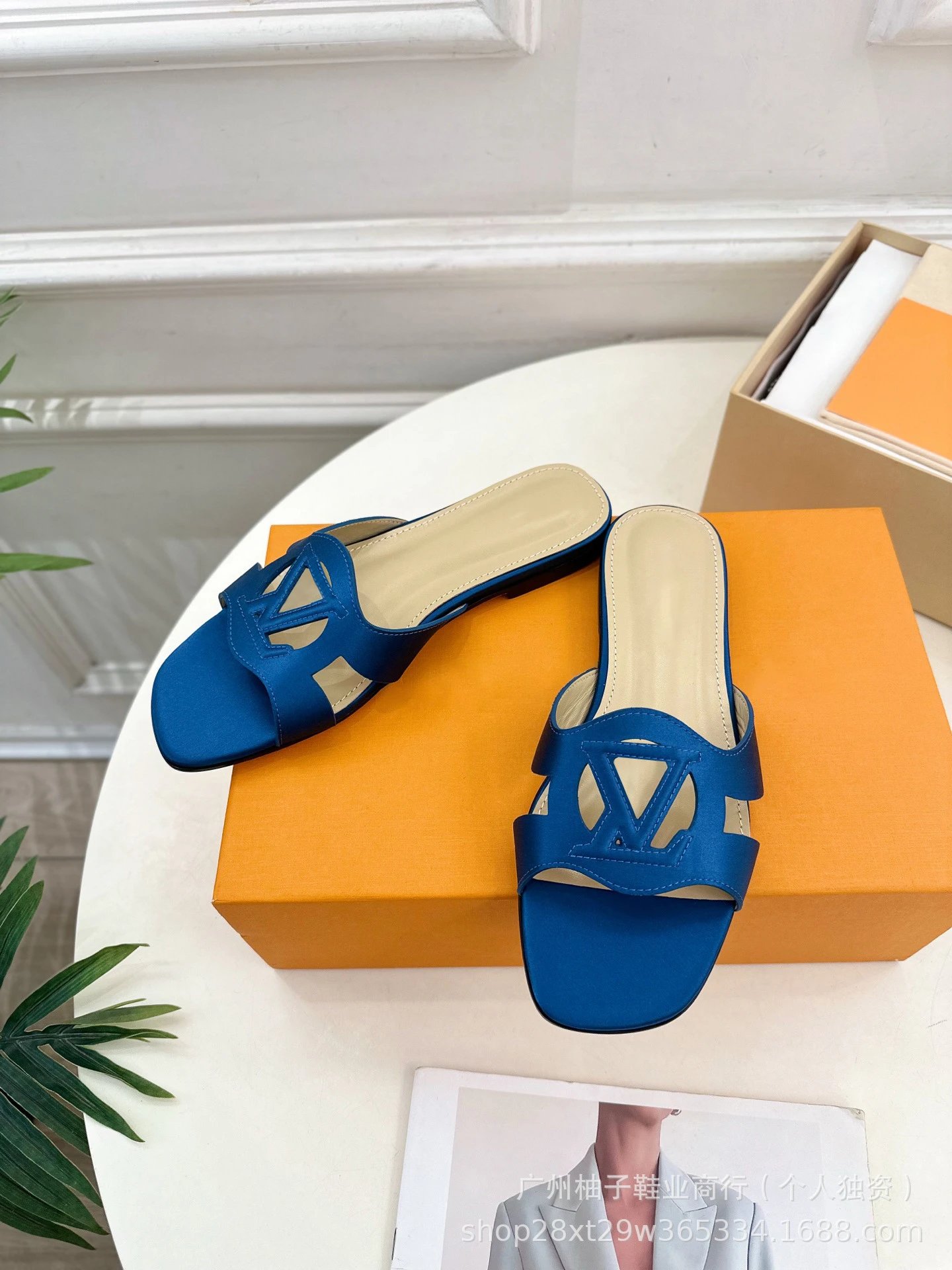 Valentino Garavani VLogo Slide Sandals Emerald Green Slippers - 6