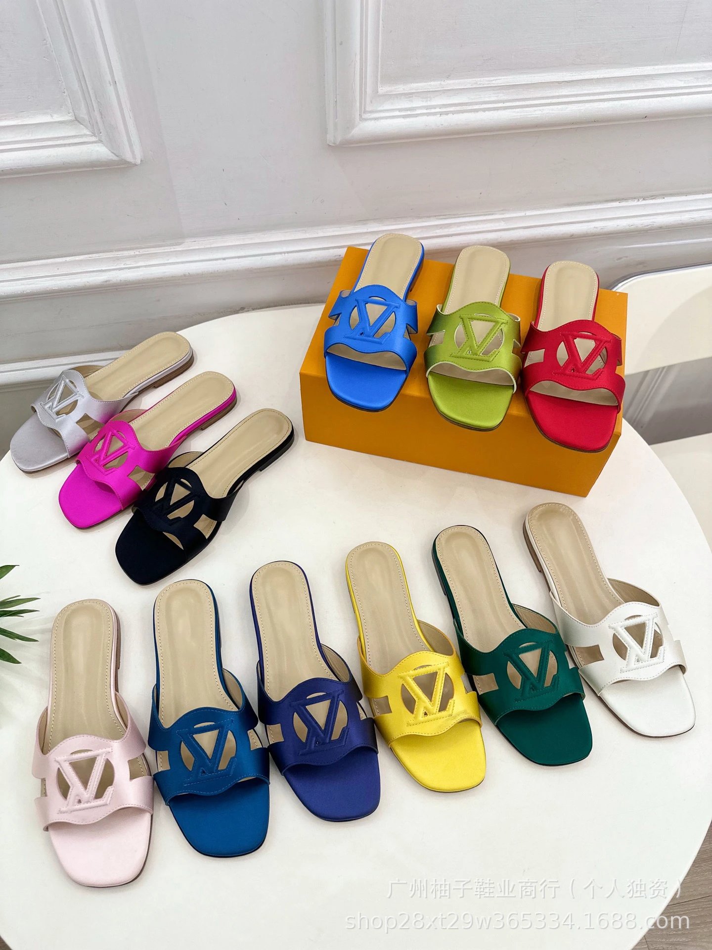 Valentino Garavani VLogo Slide Sandals Emerald Green Slippers - 2