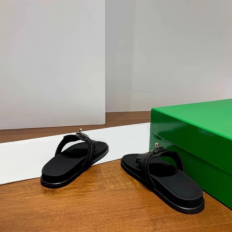 Unbranded Sandals Toe-Post with Metal Lock Detail image 4